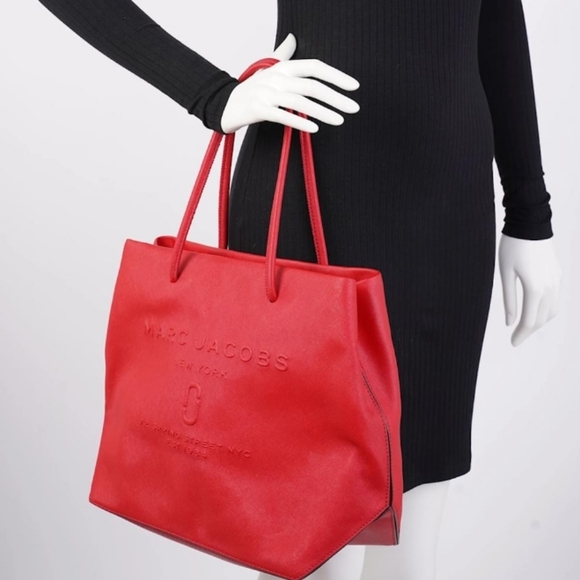 Marc Jacobs Logo Shopper East West Red Saffiano Leather - Picture 1 of 13